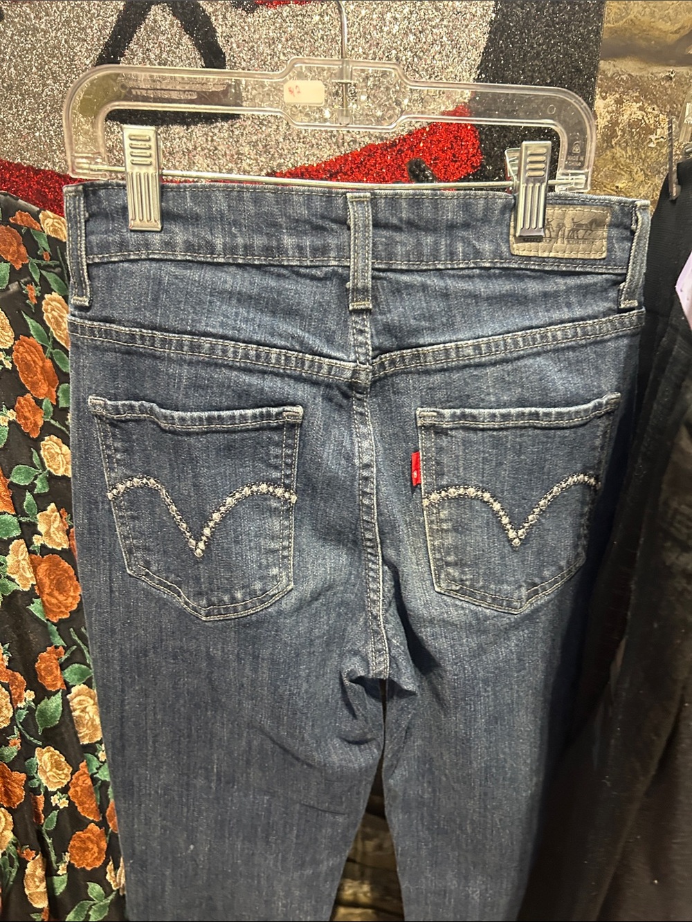 Levi's Women's Medium Blue Straight Leg Jeans with Embroidered Back Pockets
